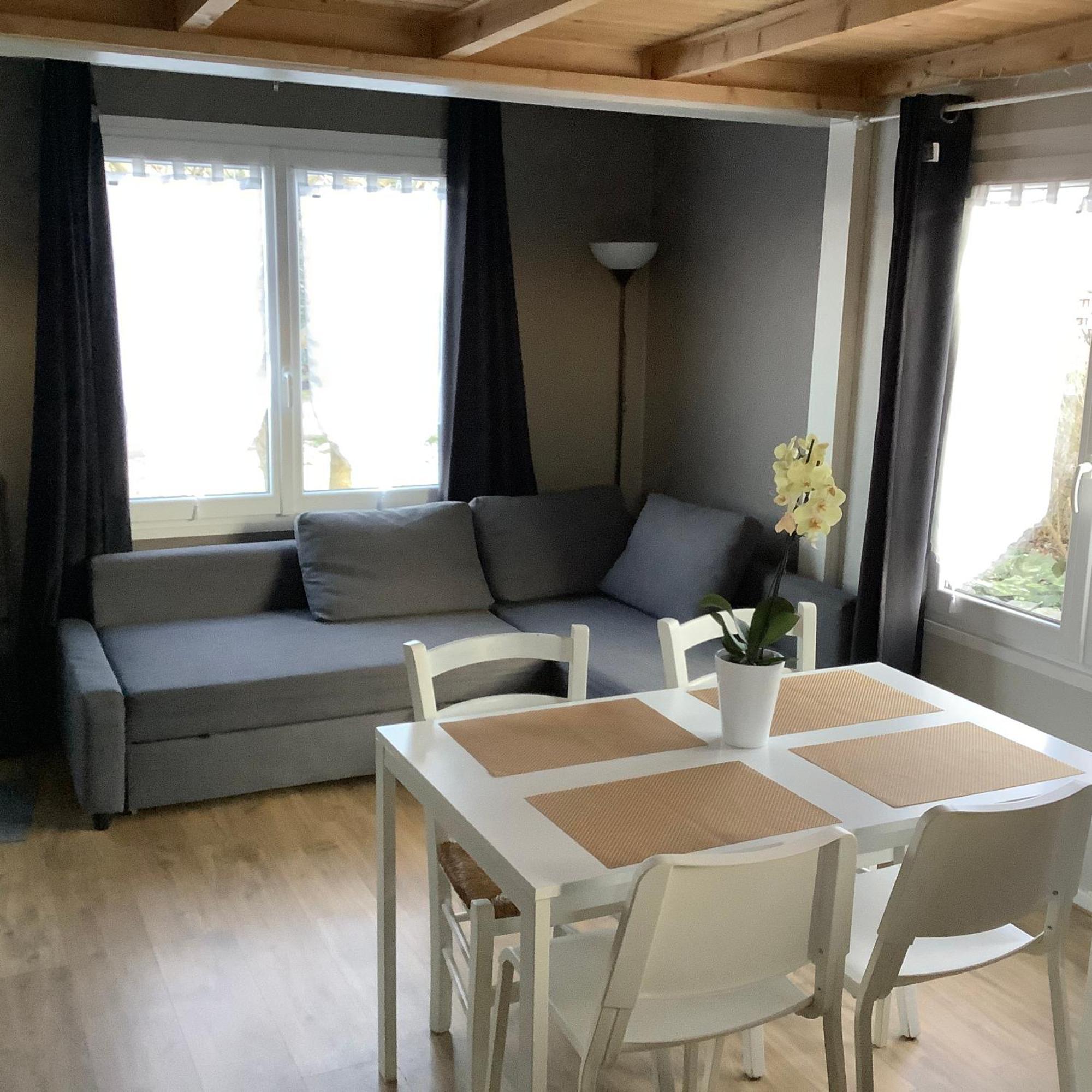 Chalet Charmant Monika Avec Piscine Yvoir ภายนอก รูปภาพ